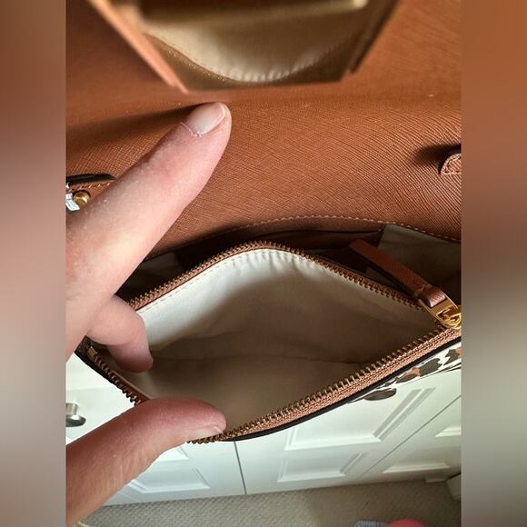 Tory Burch Emerson Printed Top Handle Crossbody In Leopard Print Chainlink NWT - Picture 8 of 15